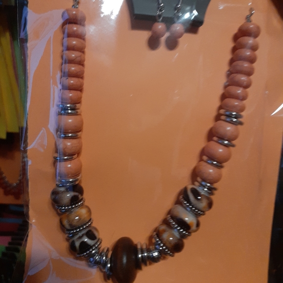 Dress and necklace set - Picture 6 of 6